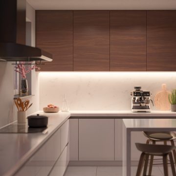 Cuisine moderne avec éclairage de cuisine blanc brillant